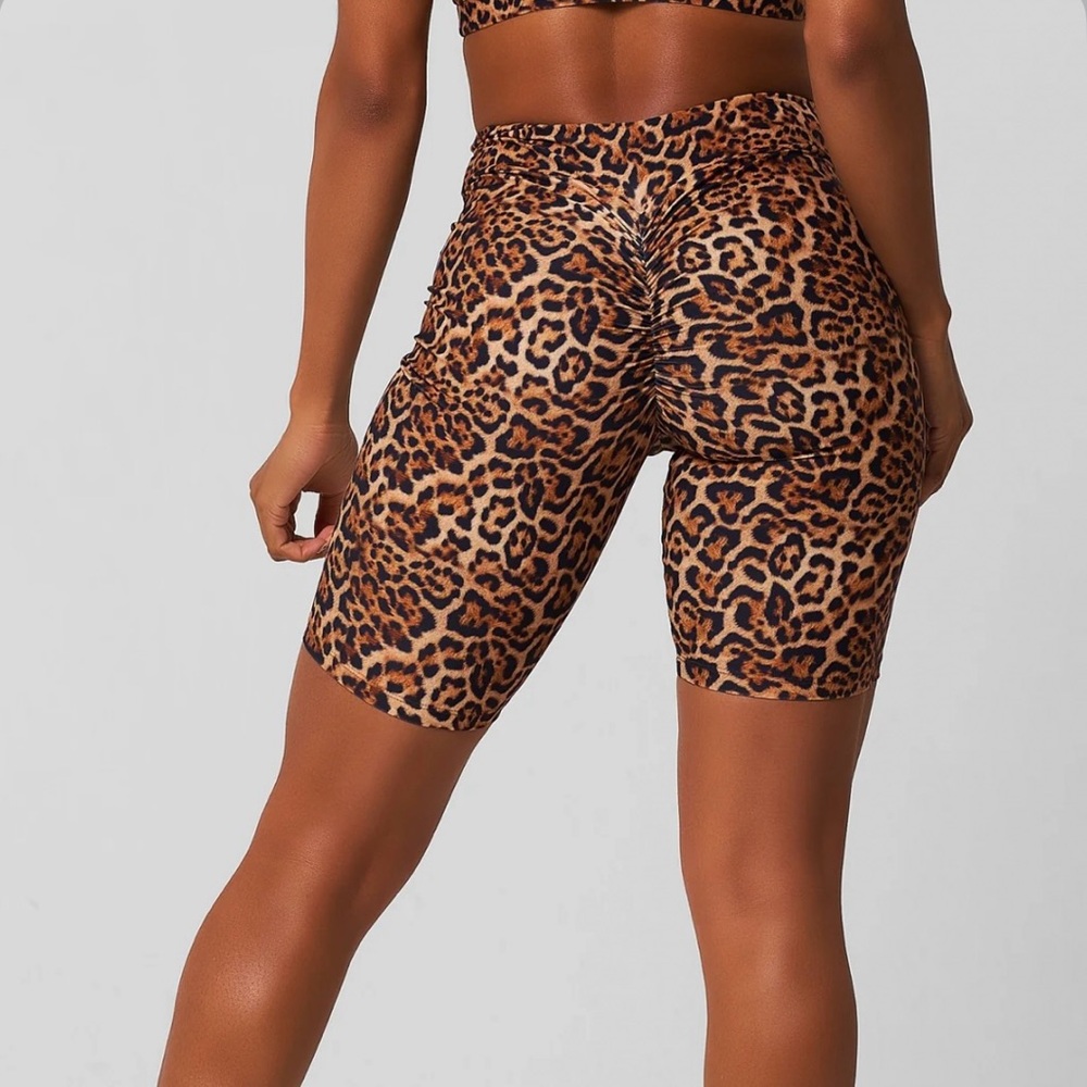 NWOT - LEOPARD PRINT - LICIFIT CHEETAH HIGH WAIST SCRUNCH BIKER SHORTS S